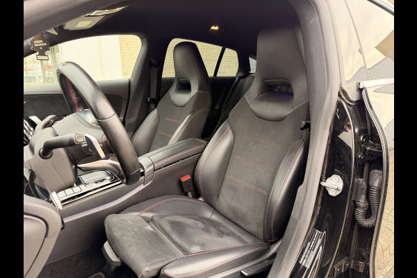 Mercedes-Benz CLA-Klasse Shooting Brake 180 Business Solution AMG NAVI | Camera | Stoelverwarming | 18" velgen