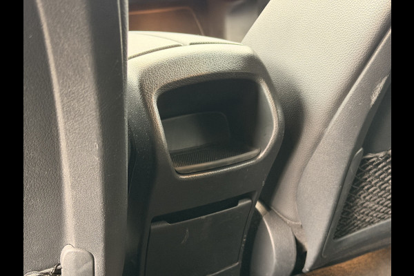 Mercedes-Benz CLA-Klasse Shooting Brake 180 Business Solution AMG NAVI | Camera | Stoelverwarming | 18" velgen