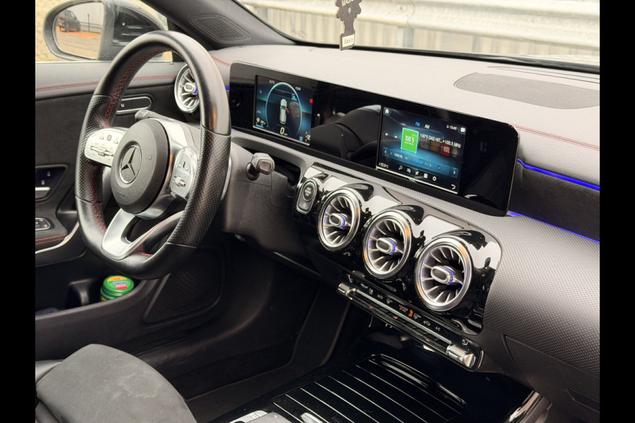 Mercedes-Benz CLA-Klasse Shooting Brake 180 Business Solution AMG NAVI | Camera | Stoelverwarming | 18" velgen