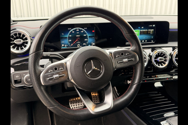 Mercedes-Benz CLA-Klasse Shooting Brake 180 Business Solution AMG NAVI | Camera | Stoelverwarming | 18" velgen
