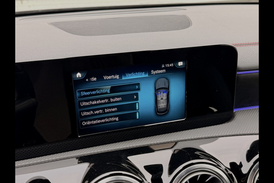 Mercedes-Benz CLA-Klasse Shooting Brake 180 Business Solution AMG NAVI | Camera | Stoelverwarming | 18" velgen