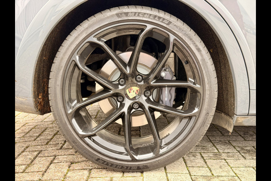 Porsche Cayenne 3.0 E-Hybrid Sport Design 22" | Facelift | PPF | BOSE | PANO