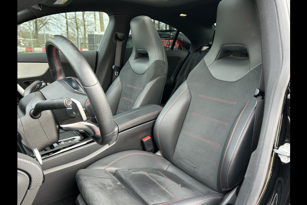 Mercedes-Benz CLA-Klasse 250e AMG // Panoramadak // Carplay // MultiBeam LED // Sfeerverlichting // Night pakket // Keyless // 18" AMG