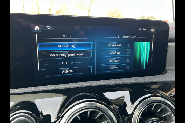 Mercedes-Benz CLA-Klasse 250e AMG // Panoramadak // Carplay // MultiBeam LED // Sfeerverlichting // Night pakket // Keyless // 18" AMG