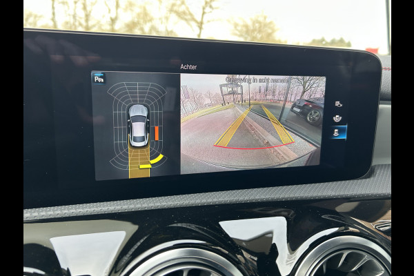 Mercedes-Benz CLA-Klasse 250e AMG // Panoramadak // Carplay // MultiBeam LED // Sfeerverlichting // Night pakket // Keyless // 18" AMG