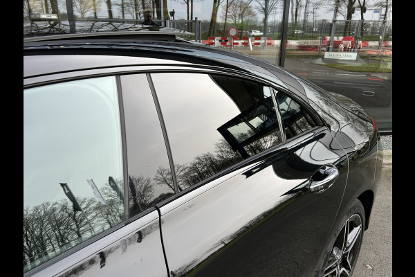 Mercedes-Benz CLA-Klasse 250e AMG // Panoramadak // Carplay // MultiBeam LED // Sfeerverlichting // Night pakket // Keyless // 18" AMG