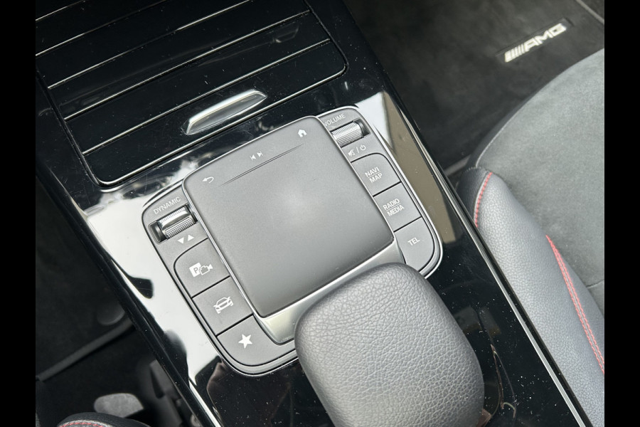 Mercedes-Benz CLA-Klasse 250e AMG // Panoramadak // Carplay // MultiBeam LED // Sfeerverlichting // Night pakket // Keyless // 18" AMG