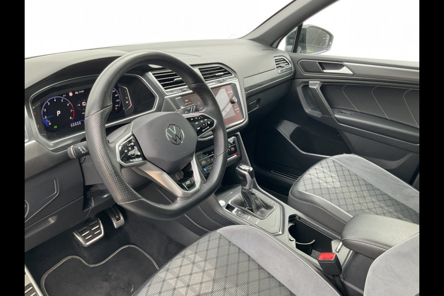 Volkswagen Tiguan Allspace 1.5 TSI R-Line 7p. Pano.dak Stoelverw. Carplay Business+