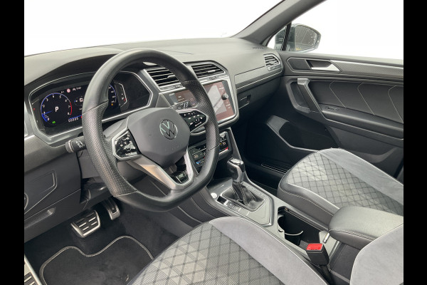 Volkswagen Tiguan Allspace 1.5 TSI R-Line 7p. Pano.dak Stoelverw. Carplay Business+