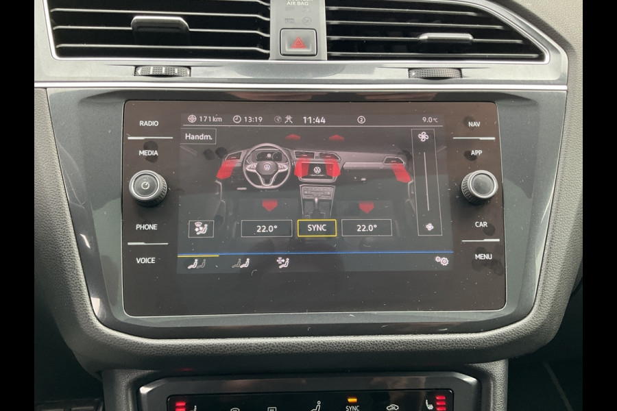 Volkswagen Tiguan Allspace 1.5 TSI R-Line 7p. Pano.dak Stoelverw. Carplay Business+