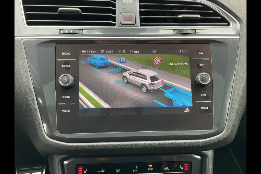Volkswagen Tiguan Allspace 1.5 TSI R-Line 7p. Pano.dak Stoelverw. Carplay Business+