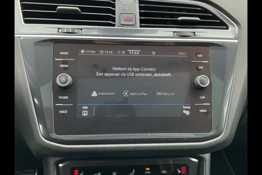 Volkswagen Tiguan Allspace 1.5 TSI R-Line 7p. Pano.dak Stoelverw. Carplay Business+