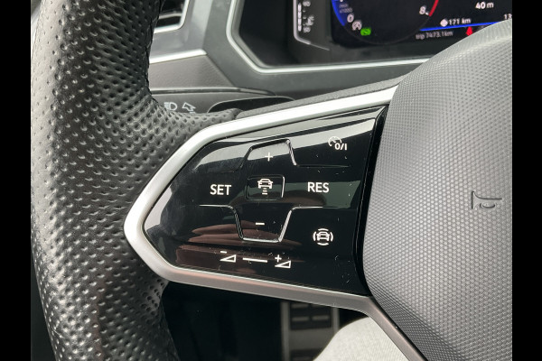 Volkswagen Tiguan Allspace 1.5 TSI R-Line 7p. Pano.dak Stoelverw. Carplay Business+