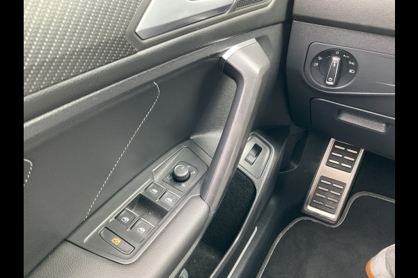 Volkswagen Tiguan Allspace 1.5 TSI R-Line 7p. Pano.dak Stoelverw. Carplay Business+