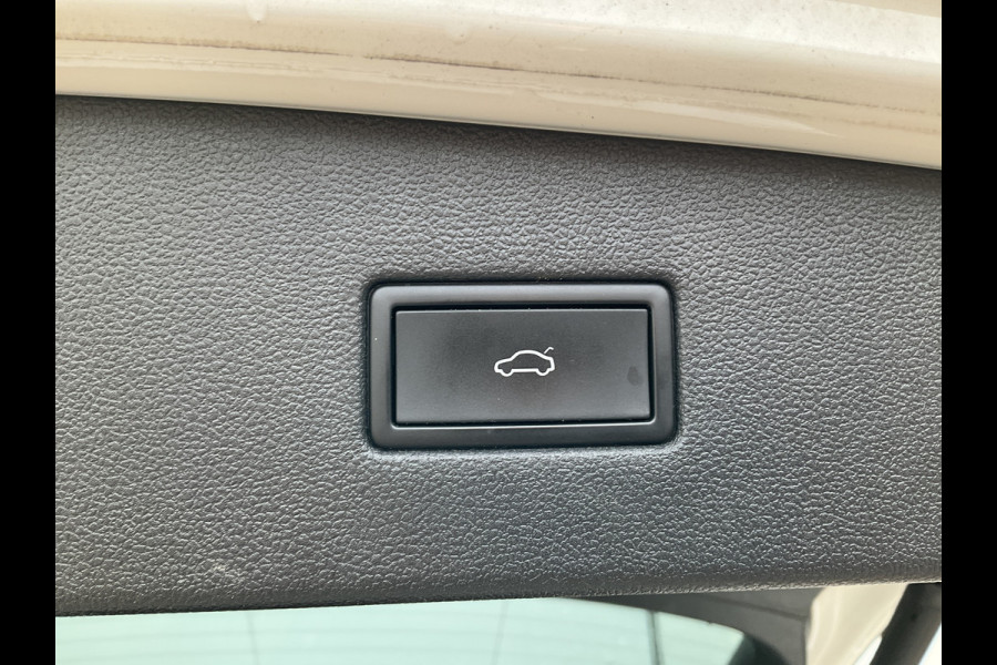 Volkswagen Tiguan Allspace 1.5 TSI R-Line 7p. Pano.dak Stoelverw. Carplay Business+