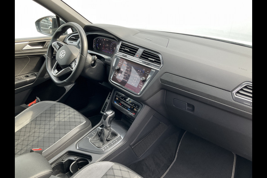 Volkswagen Tiguan Allspace 1.5 TSI R-Line 7p. Pano.dak Stoelverw. Carplay Business+