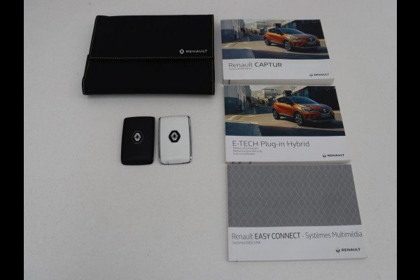 Renault Captur 1.6 E-Tech full hybrid 145 iconic | Carplay | LED | PDC | Cruise control | Climate control | Navigatie | Vitual Cockpit