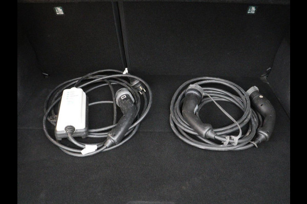 Renault Captur 1.6 E-Tech full hybrid 145 iconic | Carplay | LED | PDC | Cruise control | Climate control | Navigatie | Vitual Cockpit