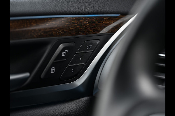 BMW iX3 High Executive 80 kWh | NL-Auto | M-Sport | Comfort access | Panorama dak | Trekhaak | Head-up | Active cruise | 360 Camera | Am