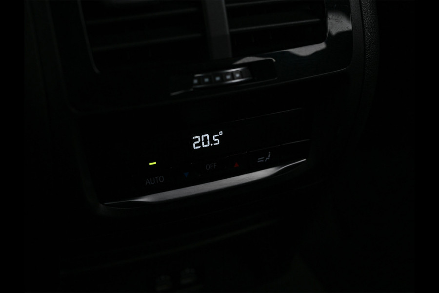 BMW iX3 High Executive 80 kWh | NL-Auto | M-Sport | Comfort access | Panorama dak | Trekhaak | Head-up | Active cruise | 360 Camera | Am