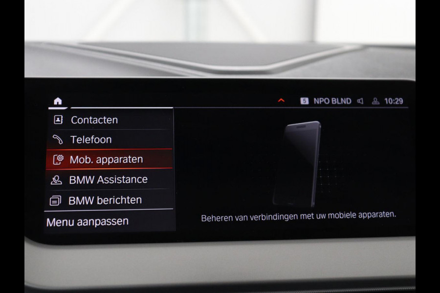 BMW 1-serie 120i Business Edition Plus | Leder | Sportstoelen | Carplay | Stoelverwarming | Live Cockpit | Parkeerhulp | Climate control