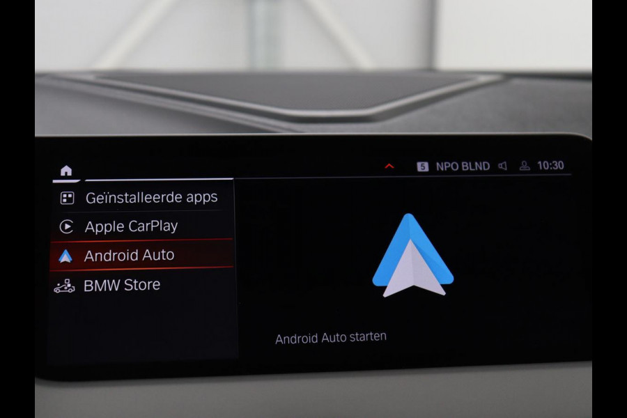 BMW 1-serie 120i Business Edition Plus | Leder | Sportstoelen | Carplay | Stoelverwarming | Live Cockpit | Parkeerhulp | Climate control