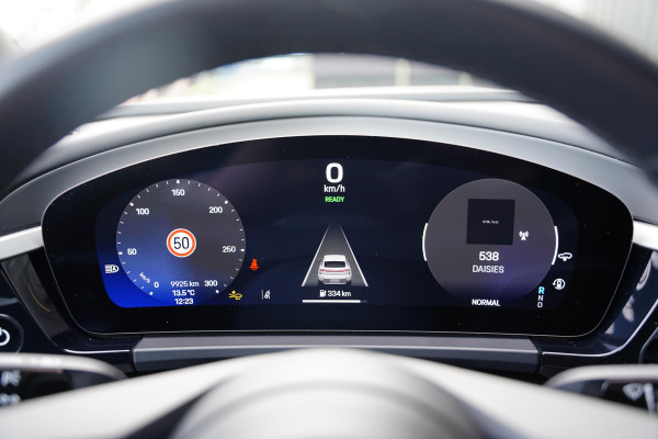 Porsche Macan 4 100 kWh Panoramadak / Passenger Display / RS Spyder Velgen