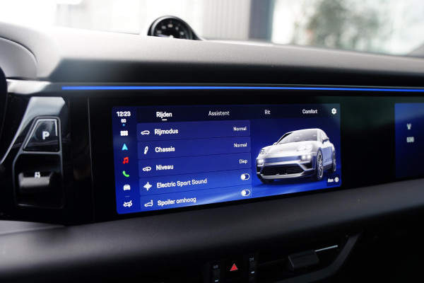 Porsche Macan 4 100 kWh Panoramadak / Passenger Display / RS Spyder Velgen