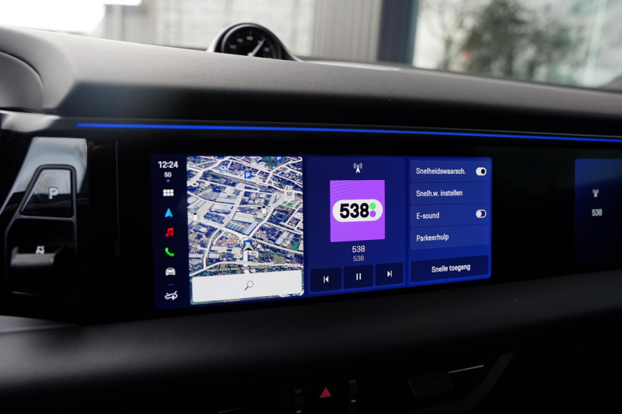 Porsche Macan 4 100 kWh Panoramadak / Passenger Display / RS Spyder Velgen