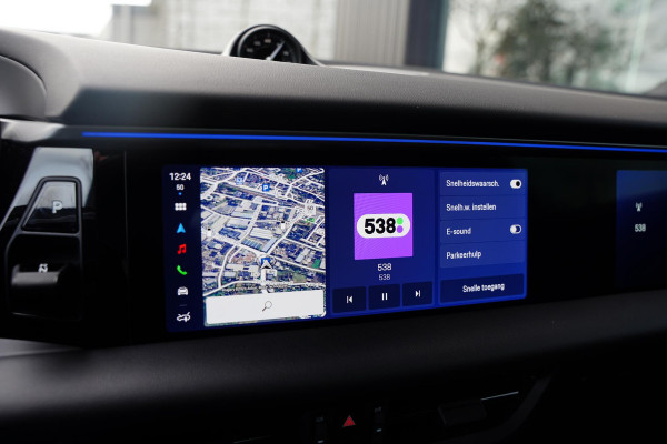 Porsche Macan 4 100 kWh Panoramadak / Passenger Display / RS Spyder Velgen