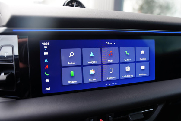 Porsche Macan 4 100 kWh Panoramadak / Passenger Display / RS Spyder Velgen