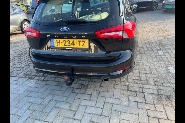 Ford FOCUS Wagon 1.0 EcoBoost Trend Edition Business 125pk | Navigatie | Trekhaak |