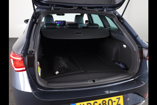 Seat Leon Sportstourer 1.5 TSI e-Hybrid Style Business Intense 204pk | Trekhaak | Safe & Drive | 18 inch velgen | Black Pack |