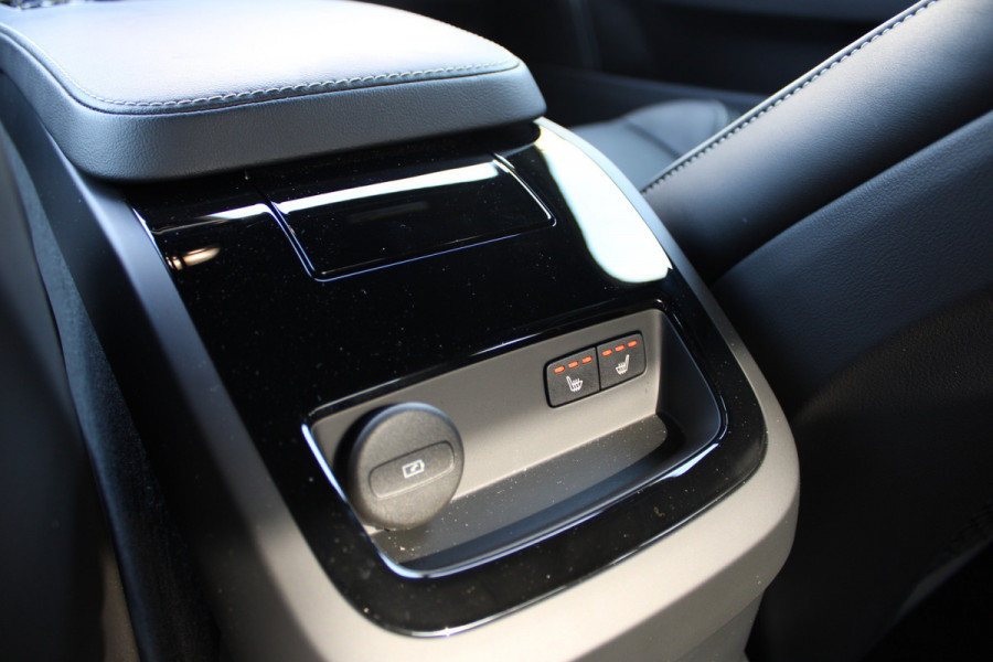 Volvo S90 2.0 T8 AWD Plus Dark | Schuifdak | Luchtvering | Long Range | Leder