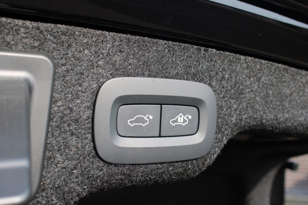 Volvo S90 2.0 T8 AWD Plus Dark | Schuifdak | Luchtvering | Long Range | Leder