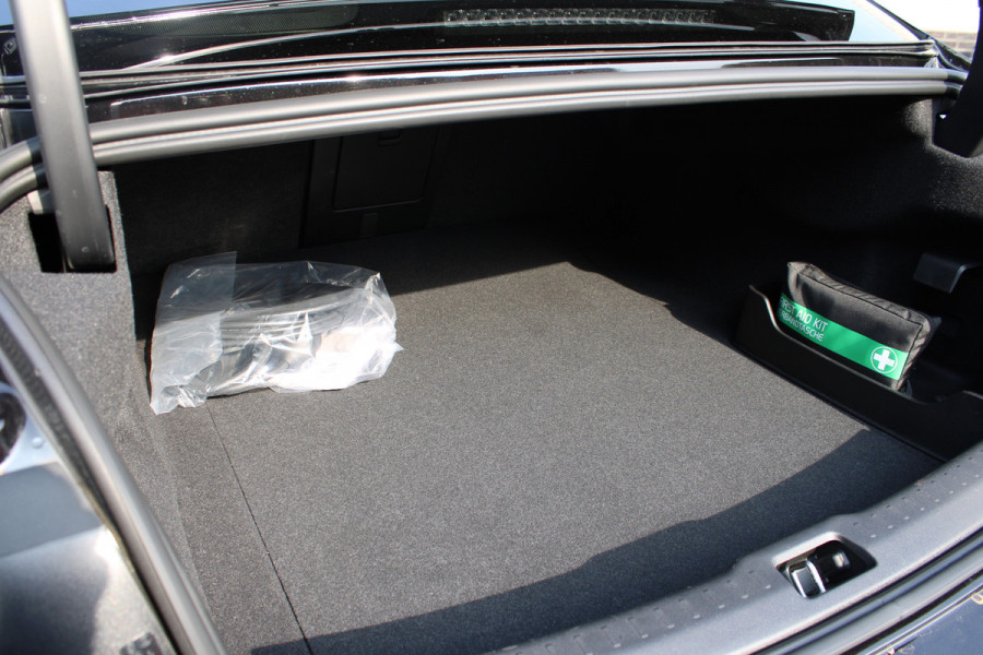 Volvo S90 2.0 T8 AWD Plus Dark | Schuifdak | Luchtvering | Long Range | Leder