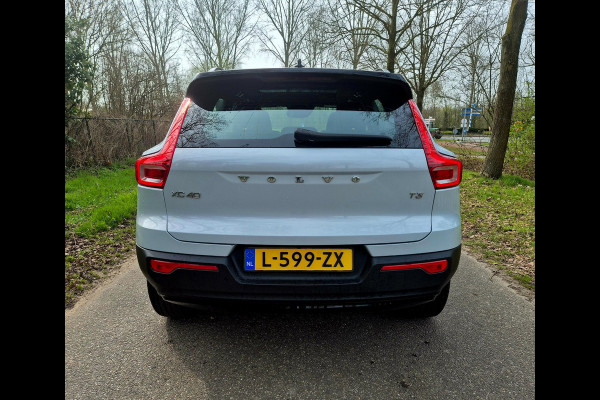 Volvo XC40 1.5 T3 R-Design / panoramadak