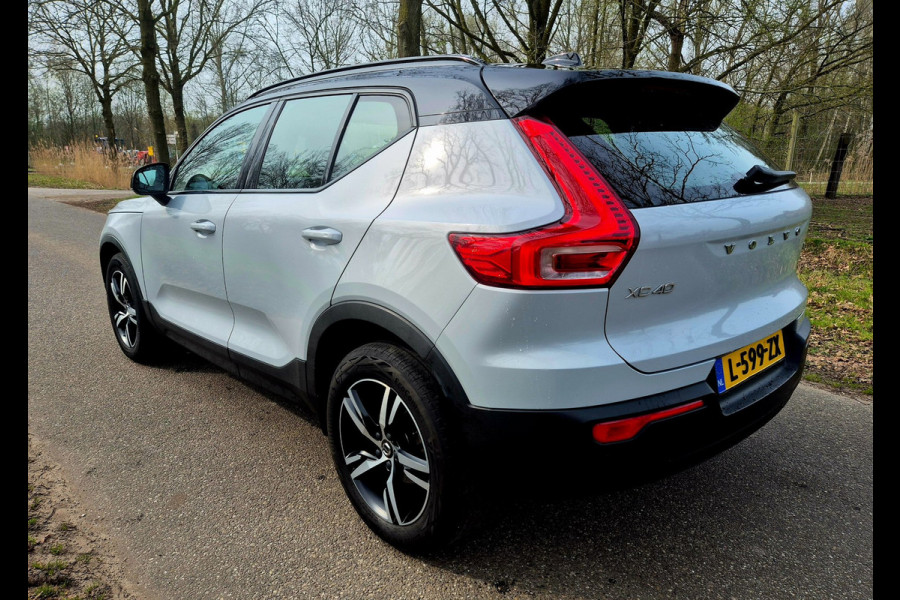 Volvo XC40 1.5 T3 R-Design / panoramadak