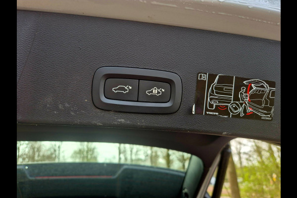 Volvo XC40 1.5 T3 R-Design / panoramadak