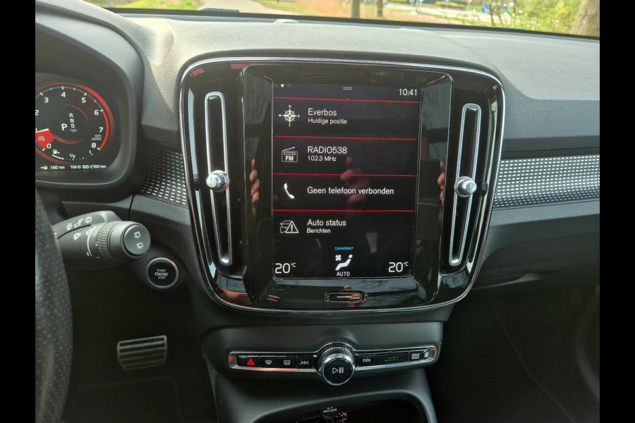 Volvo XC40 1.5 T3 R-Design / panoramadak