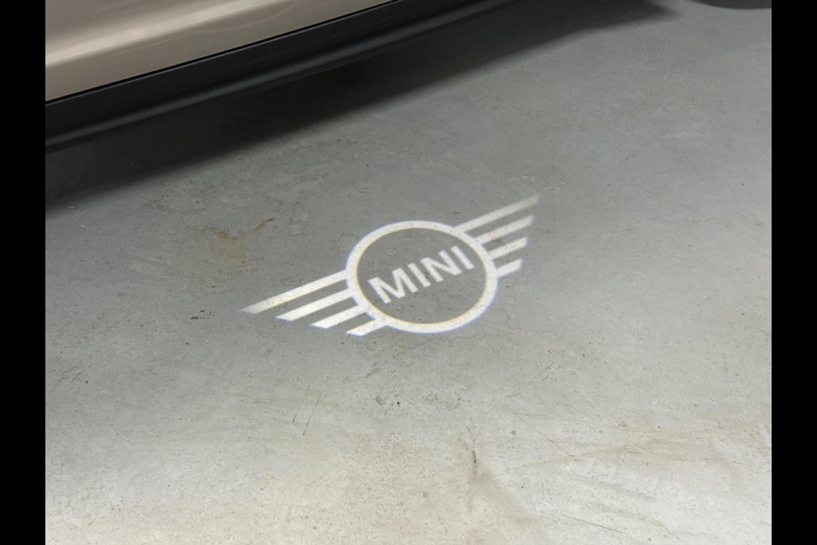 MINI Countryman 1.5 Cooper MINI Yours PANO|HUD|MEMORY STOELEN|DAB|CARPLAY|AMBIENT|19 inch LMV