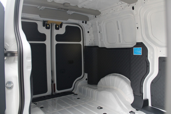 Kia PV5 L2H1 Essential 71.2 kWh 164pk - 416km WLTP - Stoel/Stuurverwarming - Keyless - V2L - Camera - ACC met stuurhulp - Rijklaar