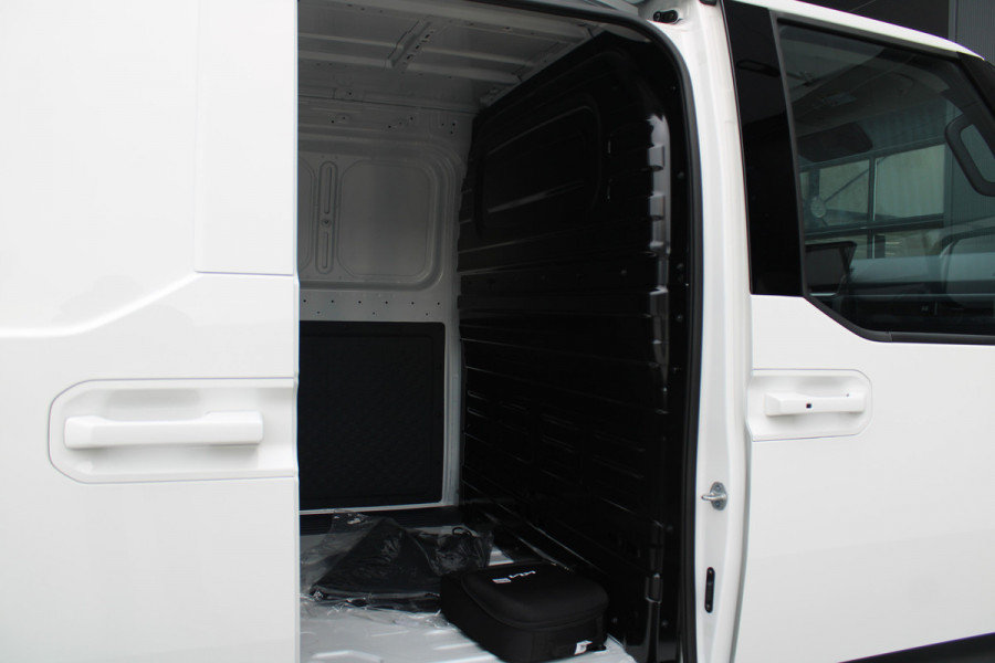 Kia PV5 L2H1 Essential 71.2 kWh 164pk - 416km WLTP - Stoel/Stuurverwarming - Keyless - V2L - Camera - ACC met stuurhulp - Rijklaar