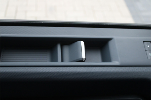 Kia PV5 L2H1 Essential 71.2 kWh 164pk - 416km WLTP - Stoel/Stuurverwarming - Keyless - V2L - Camera - ACC met stuurhulp - Rijklaar