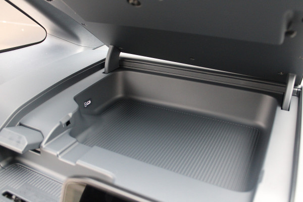 Kia PV5 L2H1 Essential 71.2 kWh 164pk - 416km WLTP - Stoel/Stuurverwarming - Keyless - V2L - Camera - ACC met stuurhulp - Rijklaar