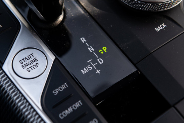 BMW 3-serie M340i xDrive Executive Edition NL Auto I NAP I Live Cockpit Professional I Dealeronderhouden I Zeer netjes