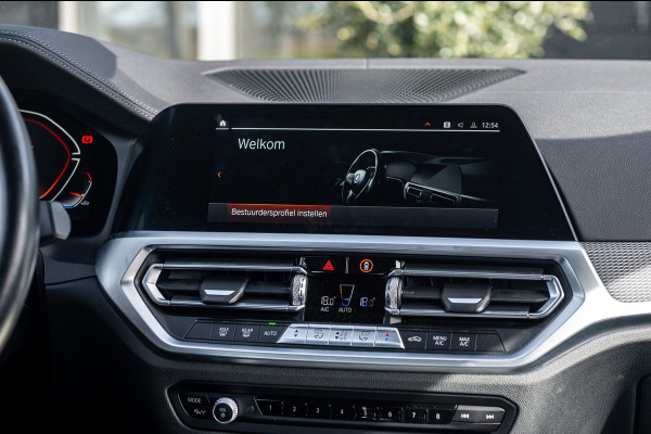 BMW 3-serie M340i xDrive Executive Edition NL Auto I NAP I Live Cockpit Professional I Dealeronderhouden I Zeer netjes