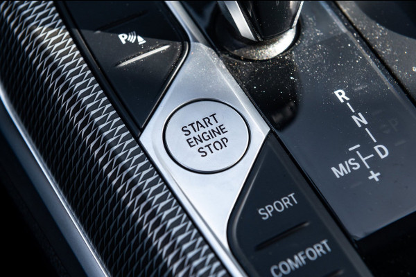 BMW 3-serie M340i xDrive Executive Edition NL Auto I NAP I Live Cockpit Professional I Dealeronderhouden I Zeer netjes