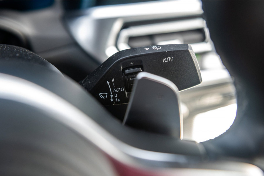 BMW 3-serie M340i xDrive Executive Edition NL Auto I NAP I Live Cockpit Professional I Dealeronderhouden I Zeer netjes