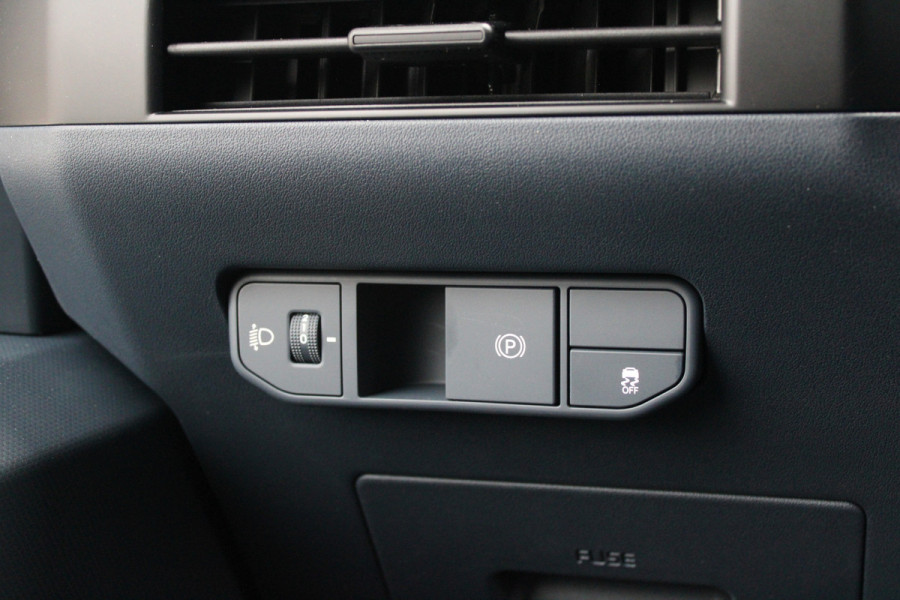 Kia PV5 L2H1 Essential 71.2 kWh 164pk - 416km WLTP - Stoel/Stuurverwarming - Keyless - V2L - Camera - ACC met stuurhulp - Rijklaar